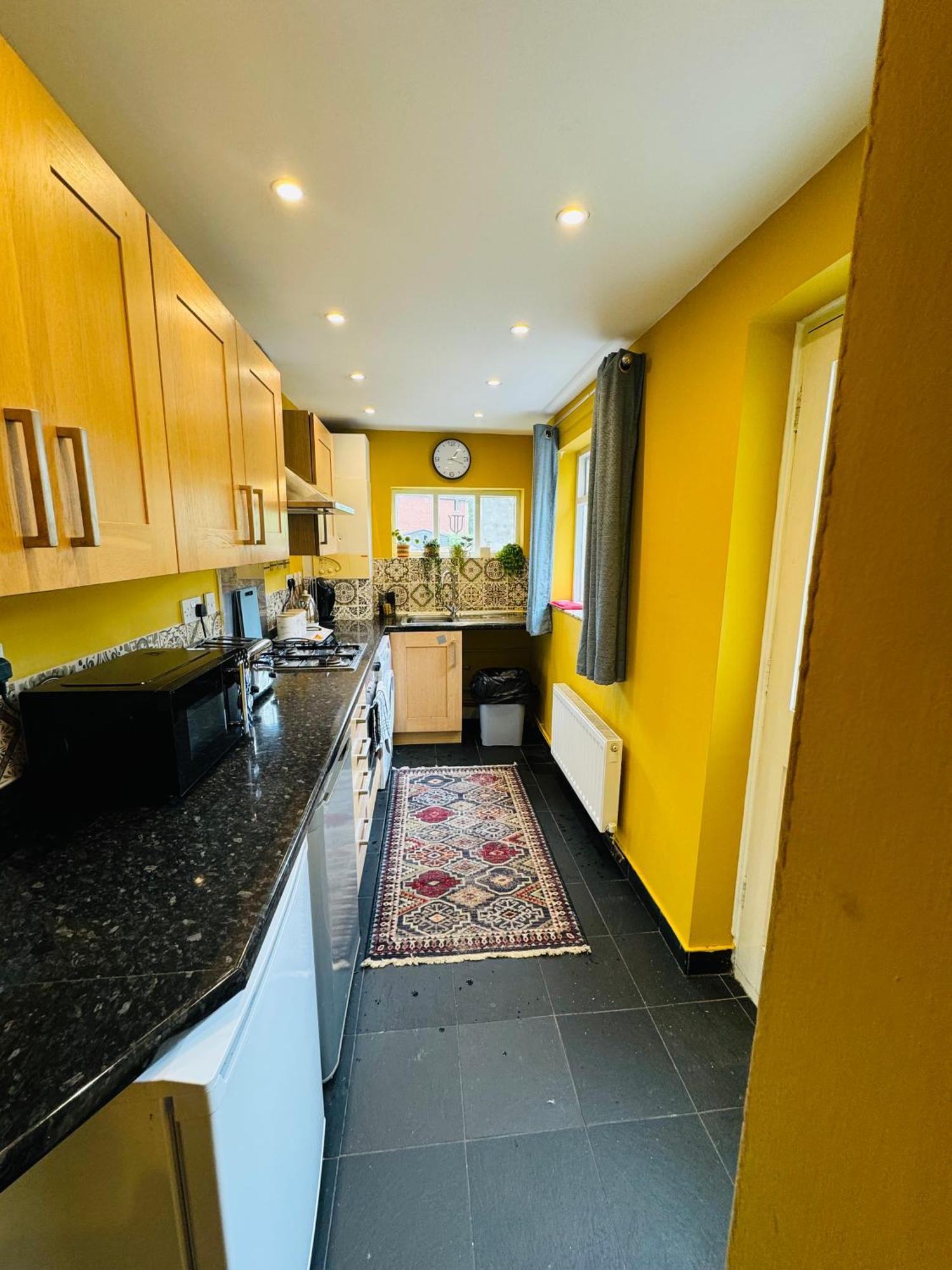 The Cosy In Burton. Sleeps 5. Fast Wi-fi Burton-upon-Trent
