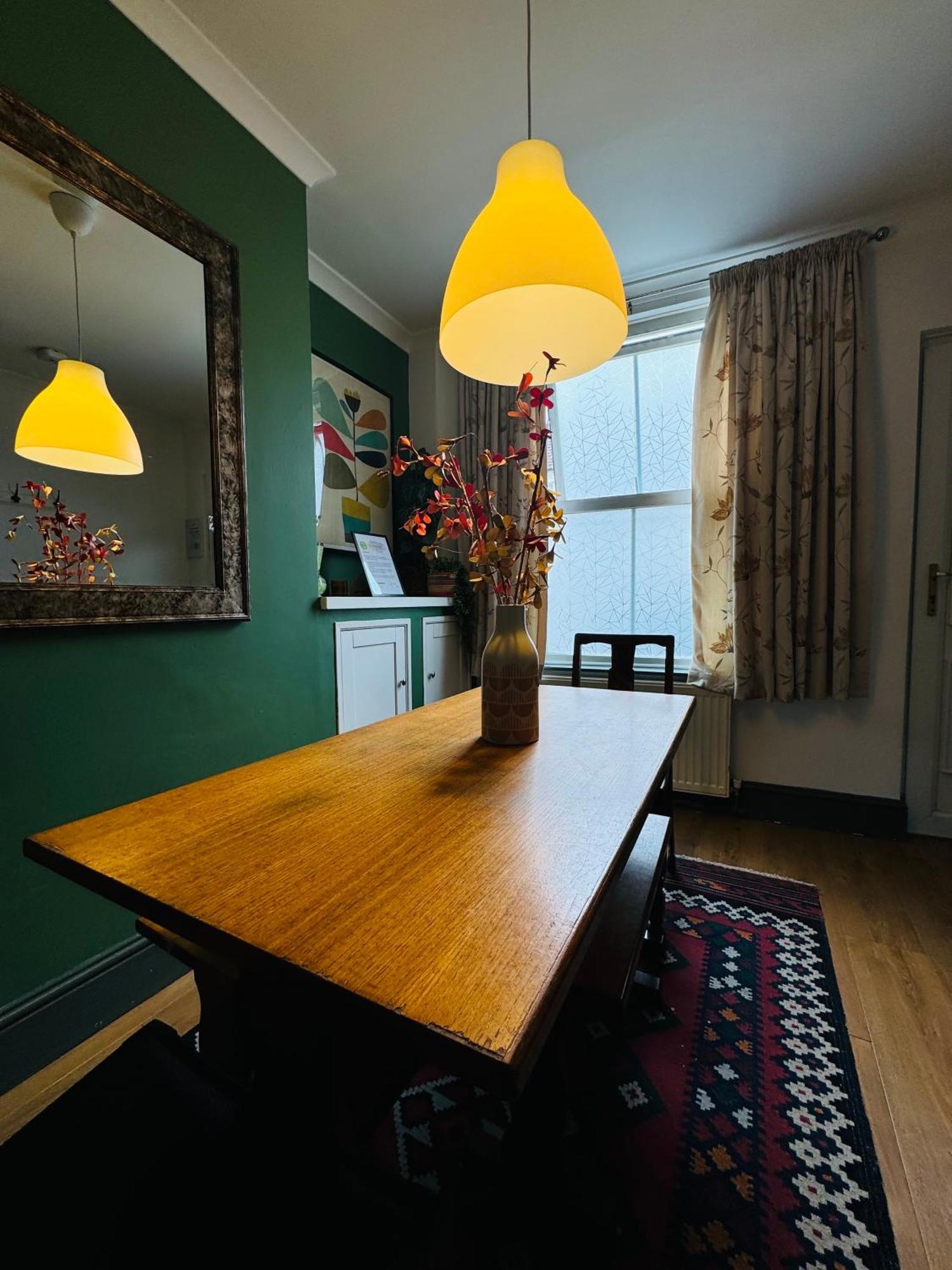 The Cosy In Burton. Sleeps 5. Fast Wi-fi * Burton-upon-Trent
